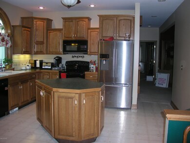 249 River Pine Dr, Lowell, MI 49331 - photo 2