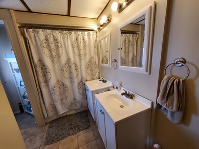 63 Third Ave, White River Junction, VT 05001 - photo 2