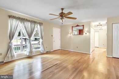 604 Parkway Dr unit 85, Littlestown, PA 17340 - photo 3