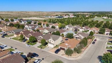 1810 Amber Dr, Carlsbad, NM 88220 - photo 4