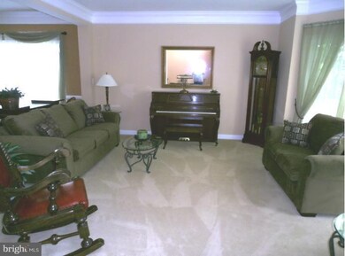 25642 S Village Dr, Chantilly, VA 20152 - photo 6