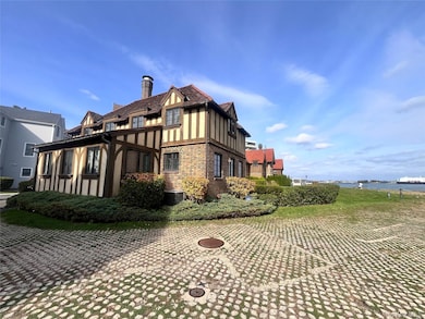 168-15 Powells Cove Blvd, Whitestone, NY 11357 - photo 3