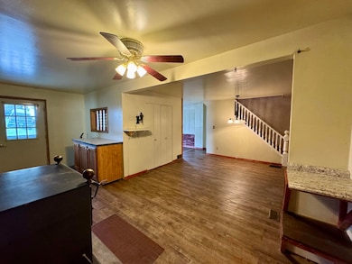 205 Perry St, Punxsutawney, PA 15767 - photo 2