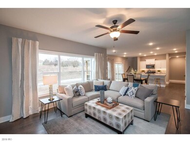 9836 Marnewood Dr, Johnston, IA 50131 - photo 2