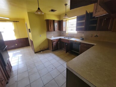 5230 Moss Glenn Ln, Houston, TX 77088 - photo 4