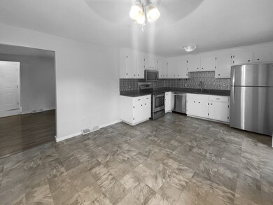 145 Burt St unit 5, Norton, MA 02766 - photo 6