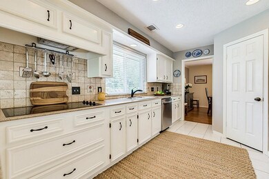 15715 Knoll Lake Dr, Houston, TX 77095 - photo 6