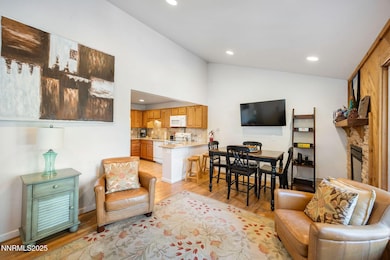 6-web-or-mls-223 Ski Way B-8