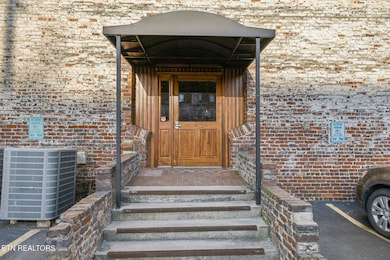1-web-or-mls-105 W Jackson ave apt 1 - 0