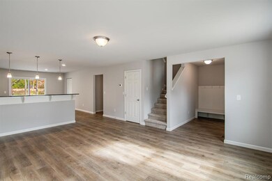 204 Kingsberry, Blissfield, MI 49228 - photo 2