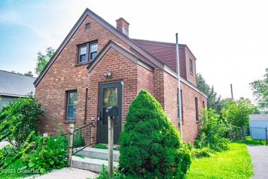 13 Carlisle Ct, Albany, NY 12209 - photo 2