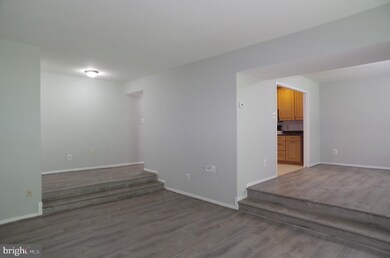 1631 Parkcrest Cir unit 100, Reston, VA 20190 - photo 3
