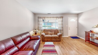 835 Richard St unit B, Aurora, IL 60506 - photo 3