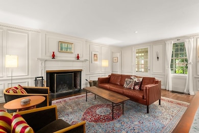 4 Gray Gardens W, Cambridge, MA 02138 - photo 5