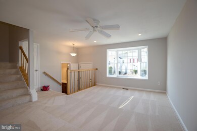 13860 Laura Ratcliff Ct, Centreville, VA 20121 - photo 4