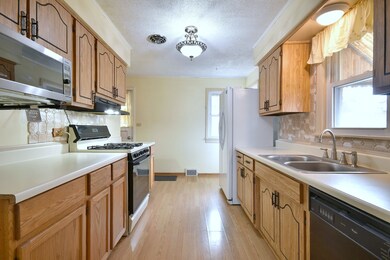 1043 E Algonquin Rd, Des Plaines, IL 60016 - photo 6