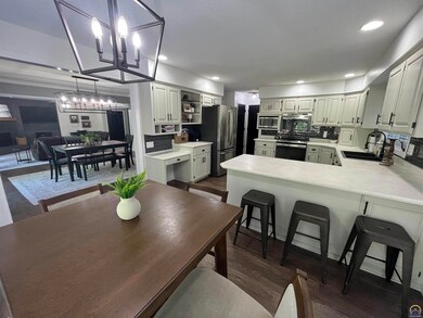 6048 SW 37th St, Topeka, KS 66614 - photo 2