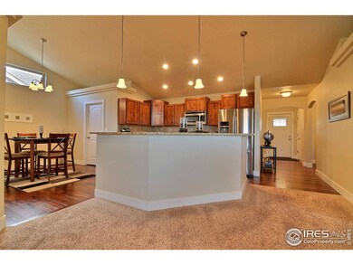 Large Eat-In Kitchen