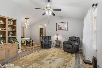 675 Pinhook Rd-1
