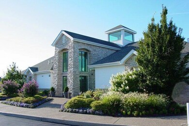 Links of Dardenne Club House and front entry for g