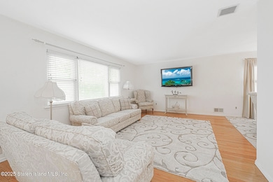 17 Greaves Ct, Staten Island, NY 10308 - photo 3