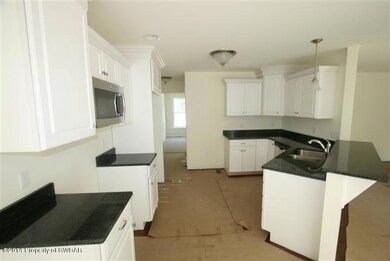 57 Saddle Ridge Dr, Dallas, PA 18612 - photo 5