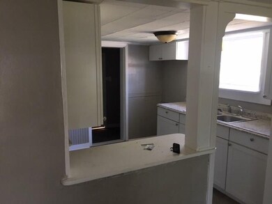 1124 Bundy St, Des Moines, IA 50315 - photo 4