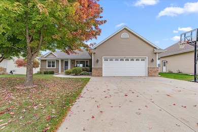 744 Ojibwe Path, Kewaskum, WI 53040 - photo 5