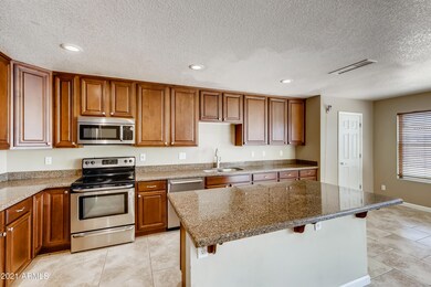 212053318-08 Kitchen