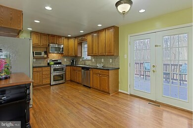 12404 Melmark Ct, Reston, VA 20191 - photo 3