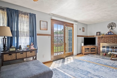 109 Apache Way, Tewksbury, MA 01876 - photo 3