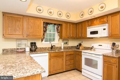 1328 Woodridge Ln, Sykesville, MD 21784 - photo 6