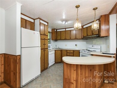 227 Cranbrook Cir, Hendersonville, NC 28792 - photo 5