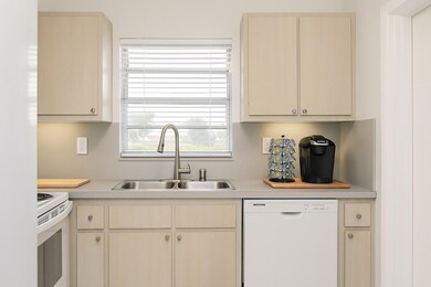 5300 Washington St unit Q103, Hollywood, FL 33021 - photo 5