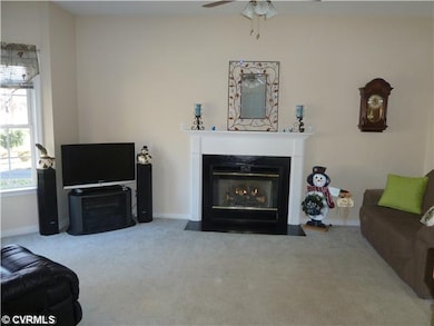 Den/Family/Great Room - Warm and inviting family r