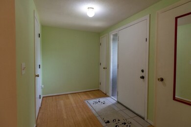 7 Eaton Ct, Amherst, MA 01002 - photo 6