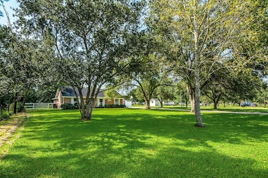 715 County Road 351, Alvin, TX 77511 - photo 3