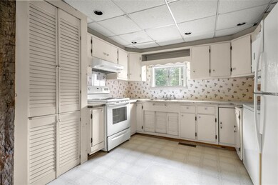 100 Benedict Rd, East Dorset, VT 05253 - photo 2