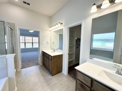 900 Versailles Ct, Cleburne, TX 76033 - photo 5