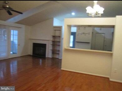 12213 Saint Peter Ct unit L, Germantown, MD 20874 - photo 3