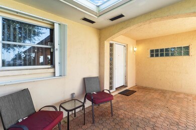 1059 Carambola Cir, West Palm Beach, FL 33406 - photo 3