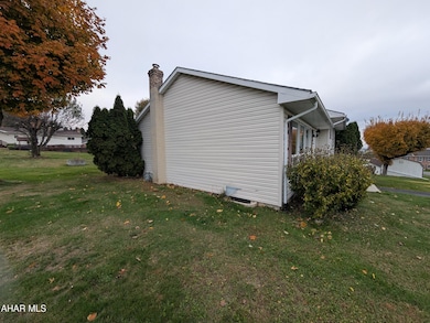 114 Pinecone Ct, Salix, PA 15952 - photo 3