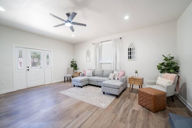 410 E Clarksville St, Jefferson, TX 75657 - photo 5