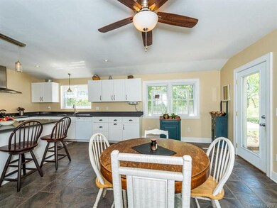 10 Old Highway 20 Rd, Asheville, NC 28806 - photo 5