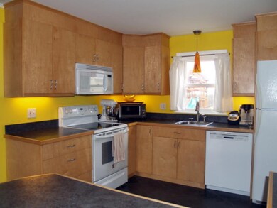 62 Bow St, Manchester, NH 03103 - photo 2