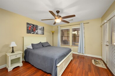 2020 Park St unit B, Houston, TX 77019 - photo 5