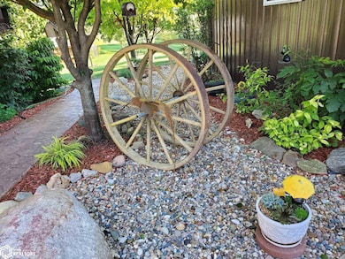 21450 490th St, Chariton, IA 50049 - photo 4