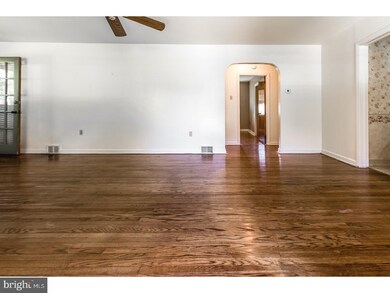 1217 S Fairview St, Delran, NJ 08075 - photo 2