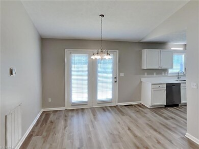 1510 Southtree Ln, High Point, NC 27263 - photo 3