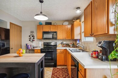 1776 Village Ridge Ln unit 34, Columbus, OH 43219 - photo 5